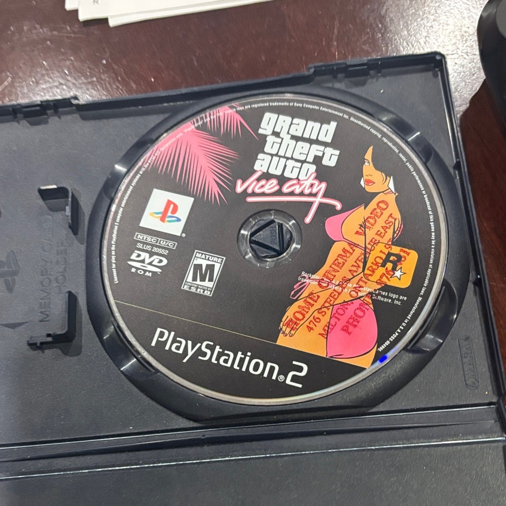 Sony PlayStation 2 Grand Theft Auto: Vice City - Black and Pink